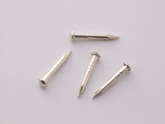 Challenge Escutcheon Pins 15mm Boxed 11410