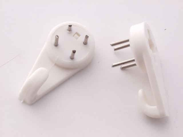 X Hard Wall Hooks Medium x 3 Blister Packed 12828