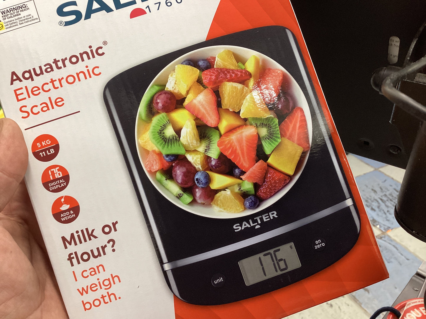 Salter Aquatronic Kitchen Scales Black 1056BCFEU12