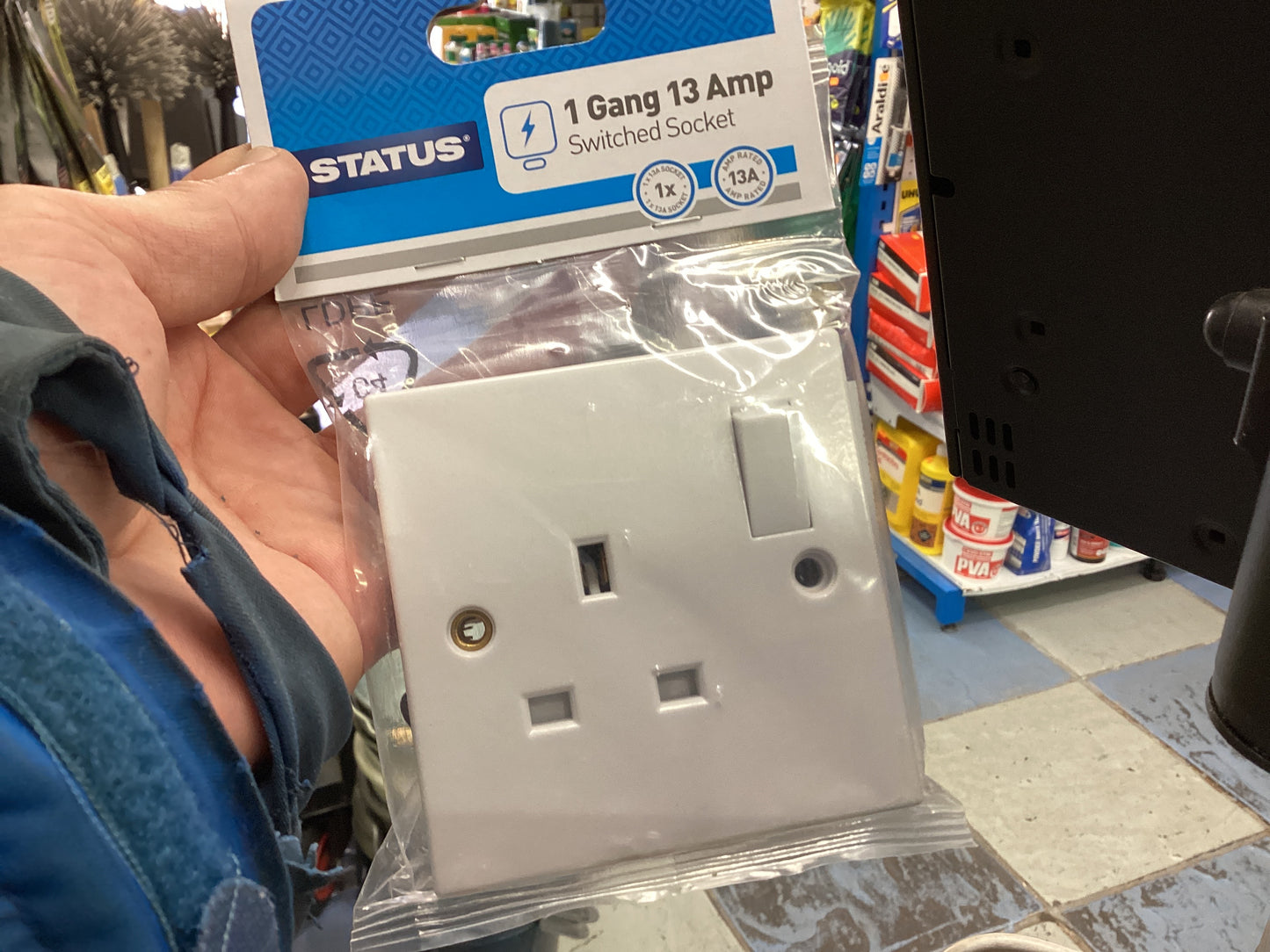 Status Switched Wall Socket 1 Gang 13 Amp S1G13AWS3