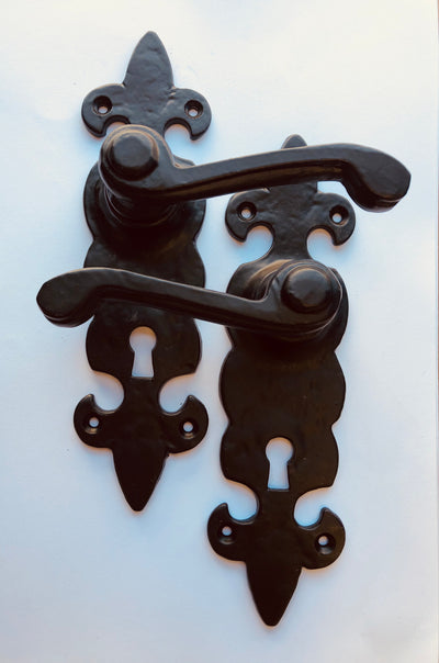 Fleur-De-Lys Door Lever Handle Set 1 Pair
